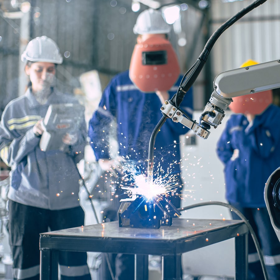 Soudeur employé de Auclair entreprise